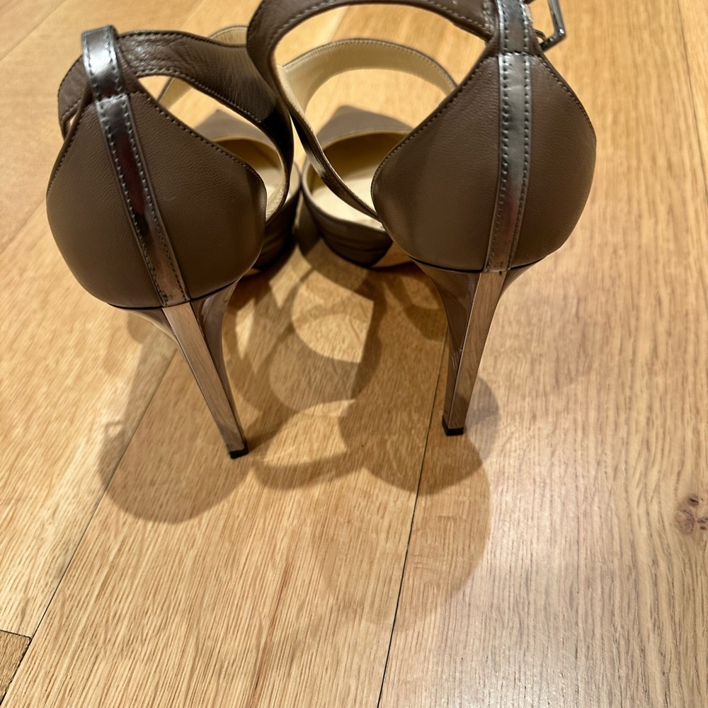 Jimmy Choo pumps gently used size 40.5 - Picture 2 of 7